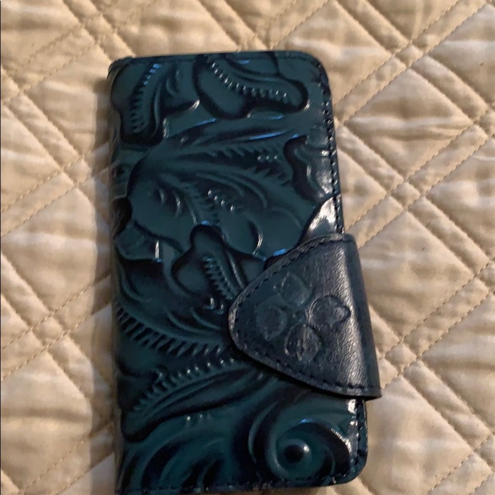 Navy tooled iPhone 7 case